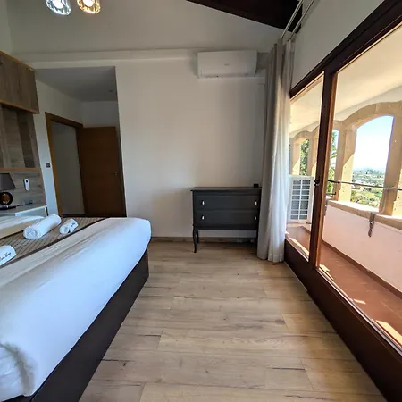 Castillo Meng Willa