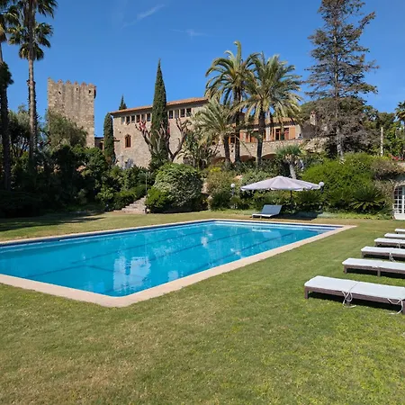 Villa Castillo Meng Cabrils