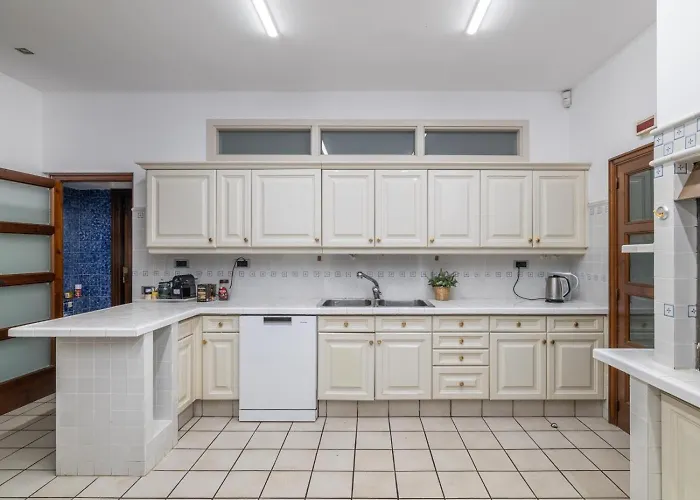 Castillo Meng Villa Cabrils