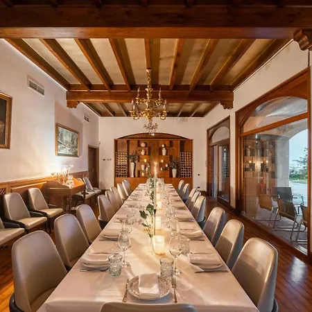 Castillo Meng Villa Cabrils