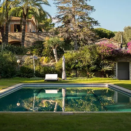 Castillo Meng * Cabrils