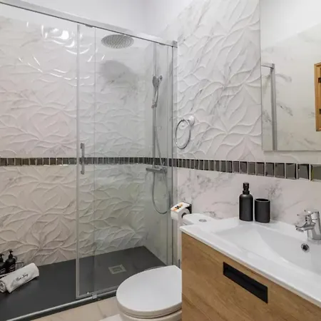 Castillo Meng Villa *