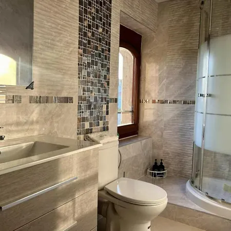 Castillo Meng * Cabrils